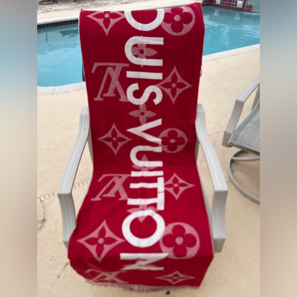 LOUIS VUITTON CASHMERE AND WOOL SCARF